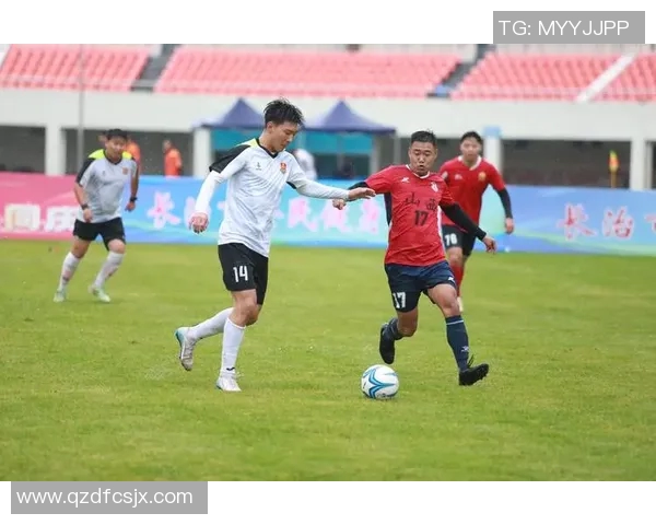 天皇杯决战浦和红钻与鹿岛鹿角激烈对抗展现足球魅力